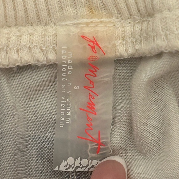 Free People Movement
Mesmerize Me printed pants small - Picture 4 of 6